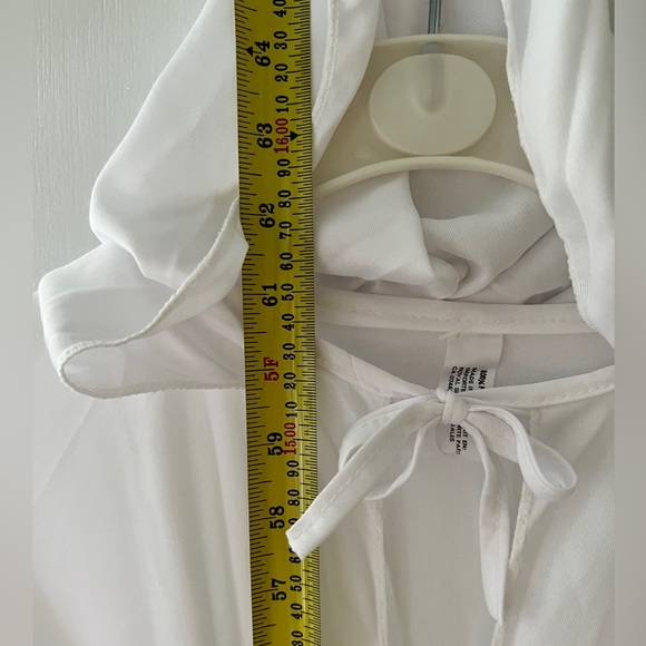 White Hooded Robe Costume - Picture 3 of 7